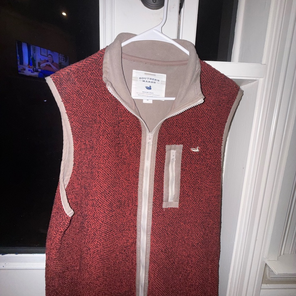 Southern Marsh Men's Red and Tan Zip Up Sweater